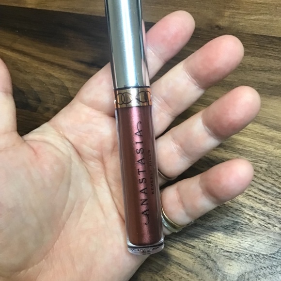 Brand new from vault Anastasia Beverly hill lipstick in chrome rose gold - Picture 5 of 10
